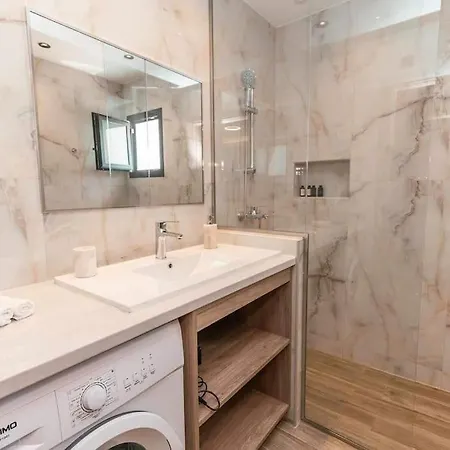 Aurora 3 - Family Comfort Near The Apartment